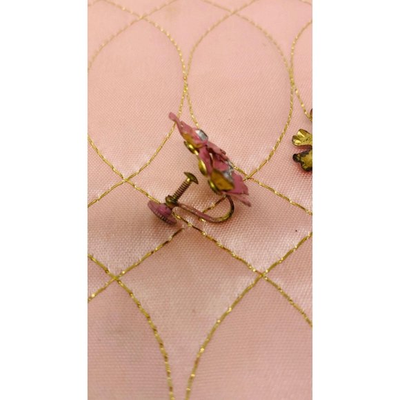 Vintage 1950s Screw Backs Pink 3 Flower Rhinestone Earrings - Picture 4 of 7